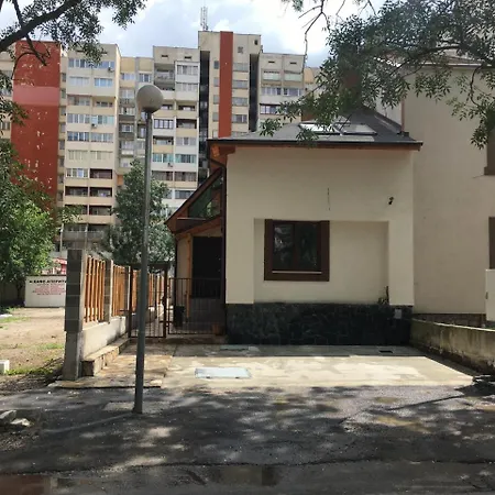 Maison d'hôtes Family House - Free Parking