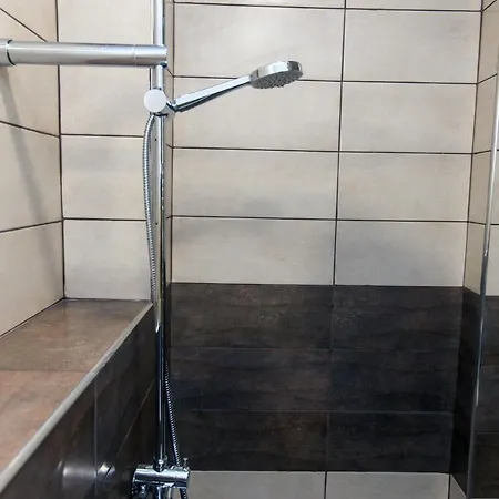 Family House - Free Parking