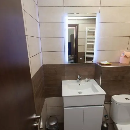 Maison d'hôtes Family House - Free Parking 4*