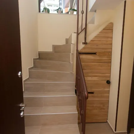 Maison d'hôtes Family House - Free Parking 4*