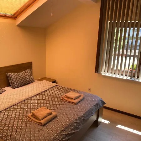 Family House - Free Parking Gæstehus 4*