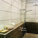 Affittacamere Family House - Free Parking