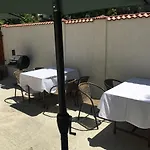 Family House - Free Parking Affittacamere