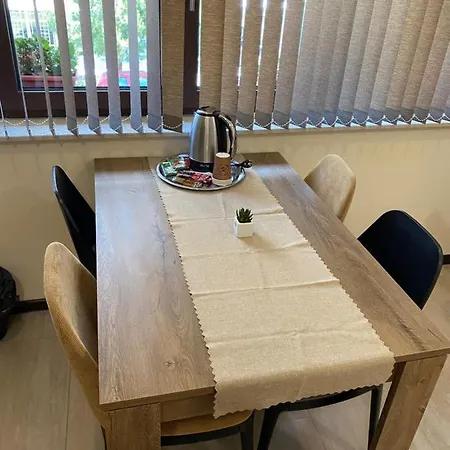 Family House - Free Parking Pensionat