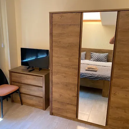 Family House - Free Parking Guest house 4*