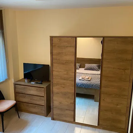 בית הארחה Family House - Free Parking