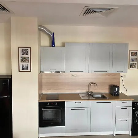 Maison d'hôtes Family House - Free Parking 3*
