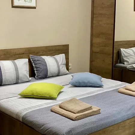 בית הארחה Family House - Free Parking 3*