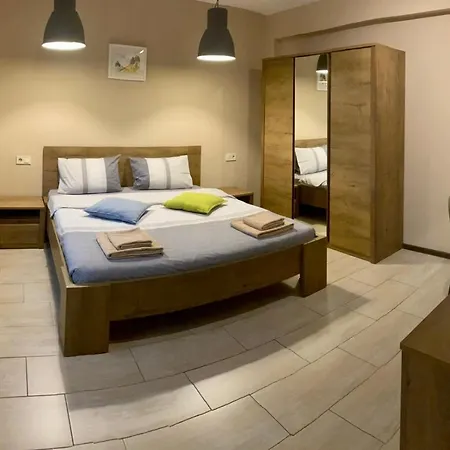 Maison d'hôtes Family House - Free Parking 3*