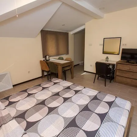 Family House - Free Parking Pensionat 4*