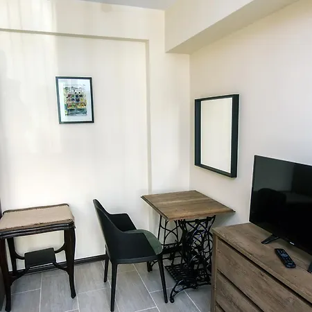 Family House - Free Parking