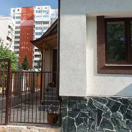 Family House - Free Parking