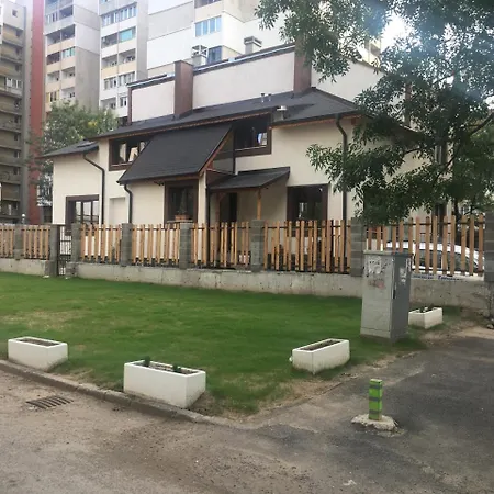 Maison d'hôtes Family House - Free Parking 3*