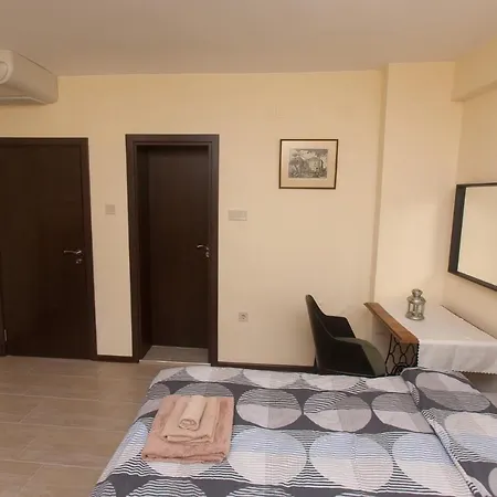 Family House - Free Parking 3*