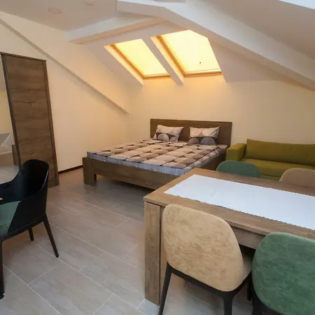 Pensionat Family House - Free Parking