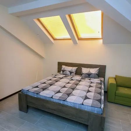 Family House - Free Parking Pensionat 4*