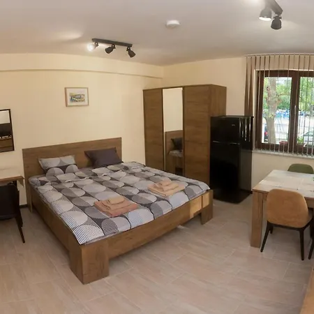 Maison d'hôtes Family House - Free Parking 3*