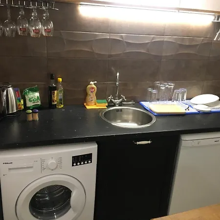 Family House - Free Parking Maison d'hôtes