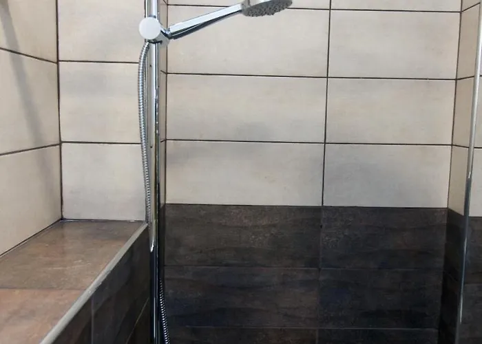 Family House - Free Parking