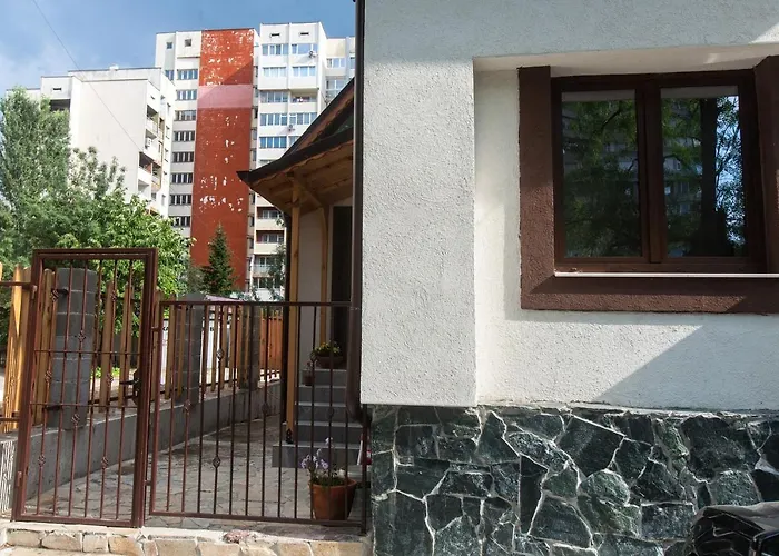 Family House - Free Parking