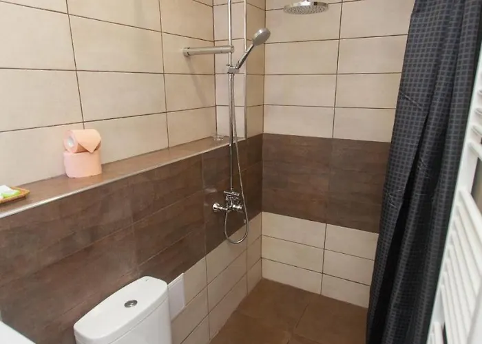 בית הארחה Family House - Free Parking