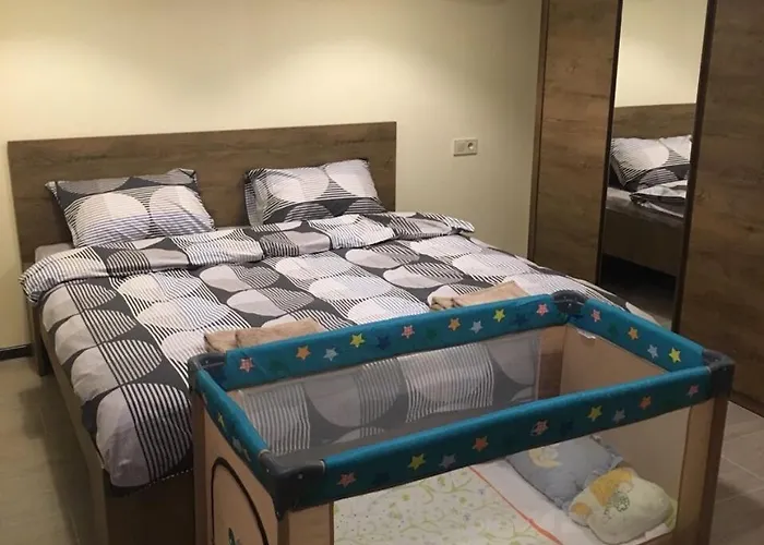 בית הארחה Family House - Free Parking 4*