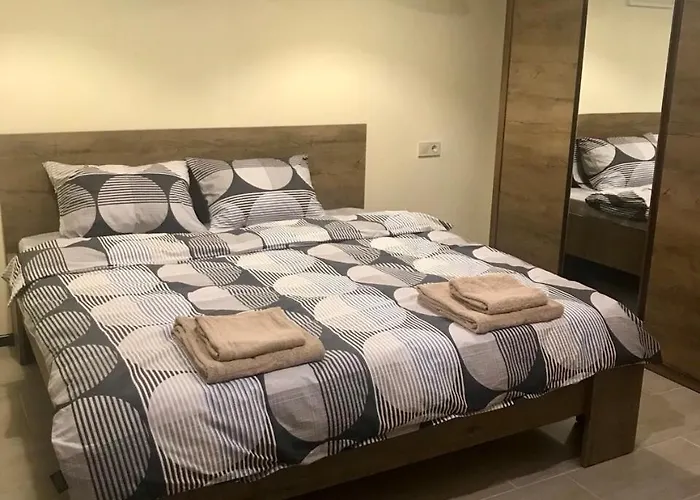 Family House - Free Parking סופיה