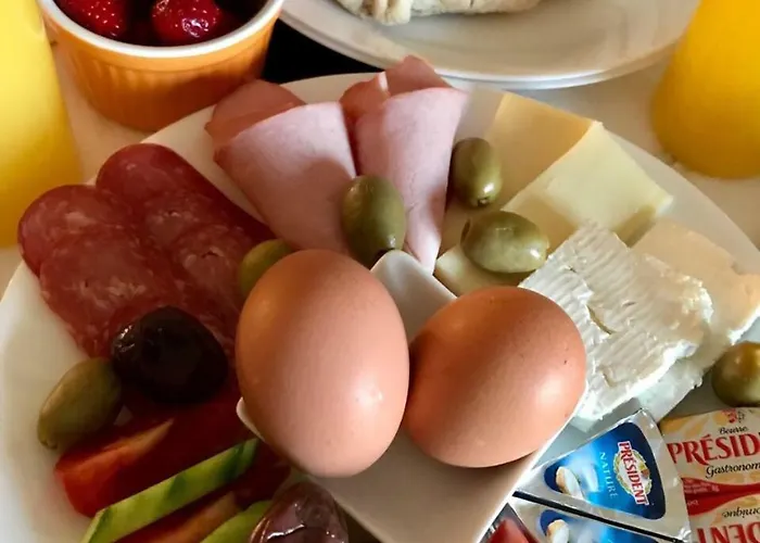 בית הארחה Family House - Free Parking