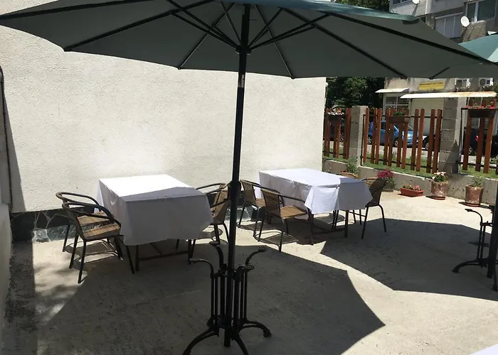 בית הארחה Family House - Free Parking