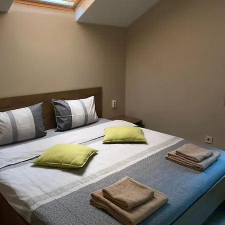 Family House - Free Parking 4* Sófia