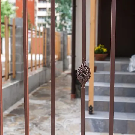 Casa de hóspedes Family House - Free Parking 4*