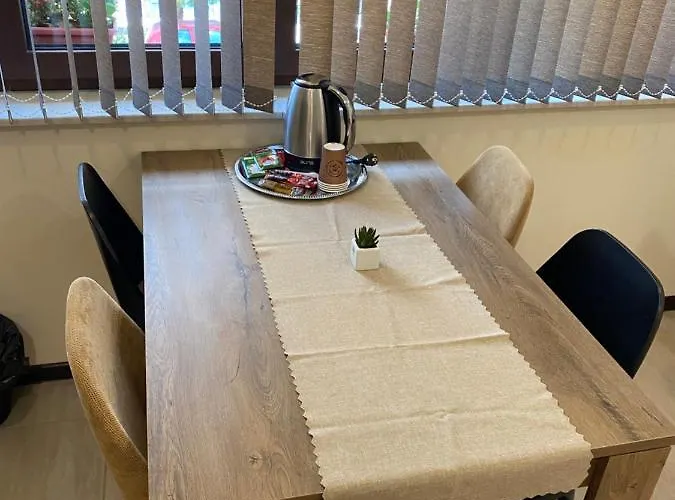 Family House - Free Parking Guest house