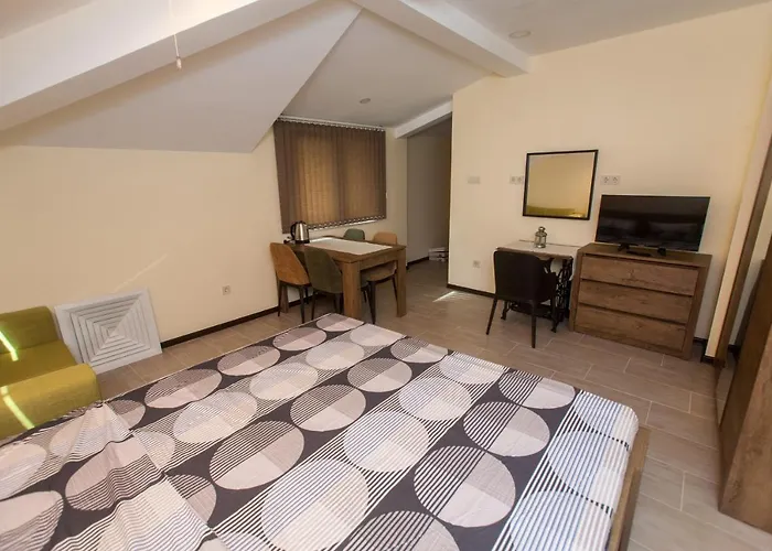 Family House - Free Parking Guest house 4*