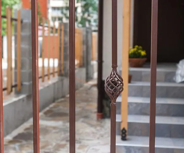 Guest house Family House - Free Parking 4*