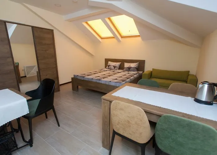 Guest house Family House - Free Parking