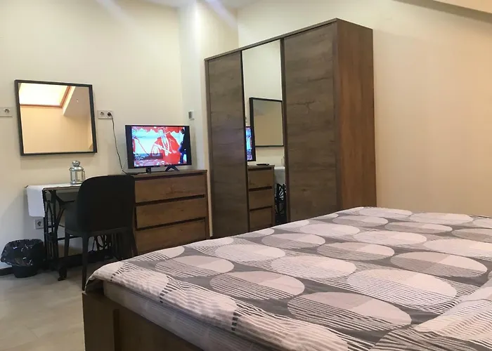 Family House - Free Parking